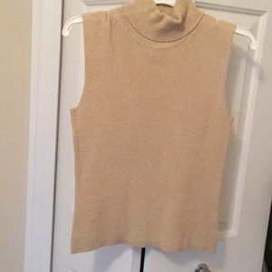 Shell, golden flecks, turtle neck